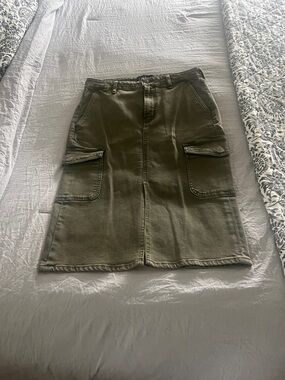 GAP Olive Cargo Midi Skirt